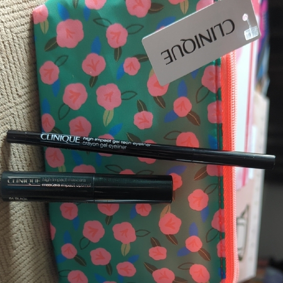 Clinique Makeup Bag + Mascara & Eyeliner - Picture 6 of 6